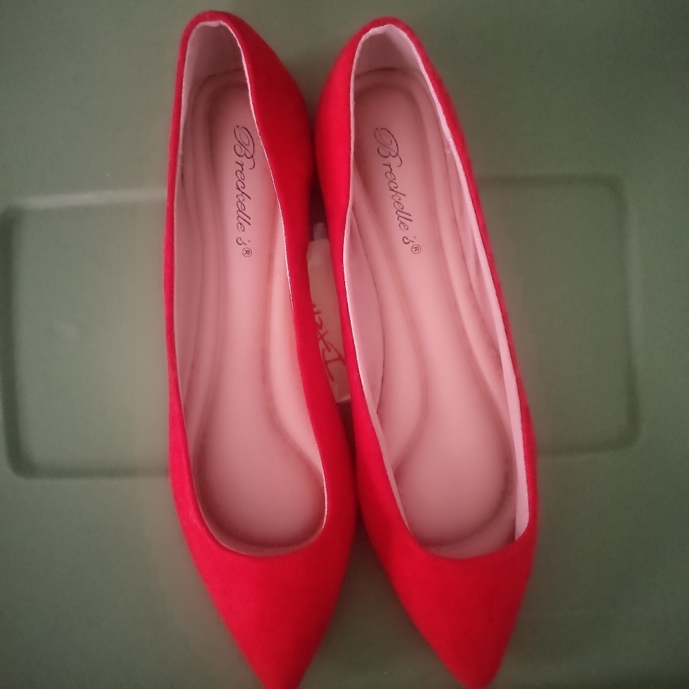 Women's faux suede flats size 8